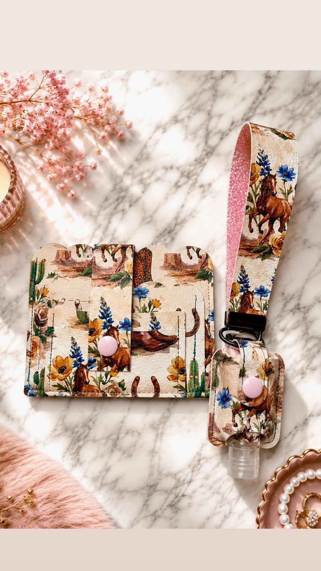 Wallet wristlet set